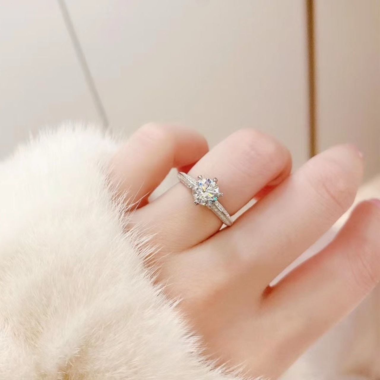 Women's 4.58g Moissanite Engagement Ring in S925 Silver